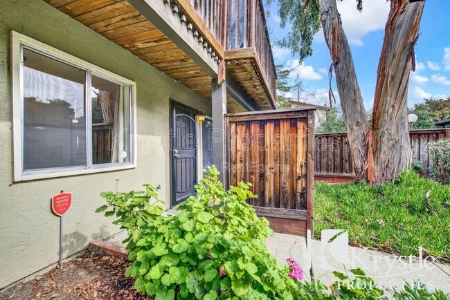 Foto del edificio - 1060 Oak Grove Rd