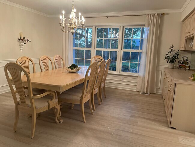 Foto del edificio - 2510 Heatherwood Ct