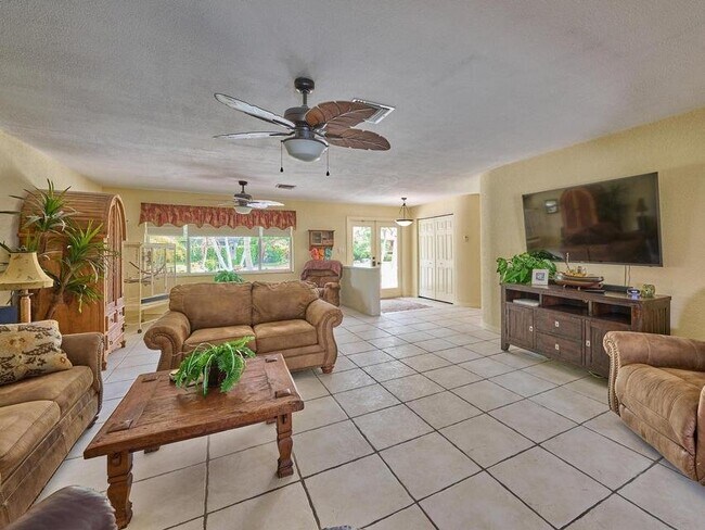 Foto del edificio - 2810 NE 48th Ct
