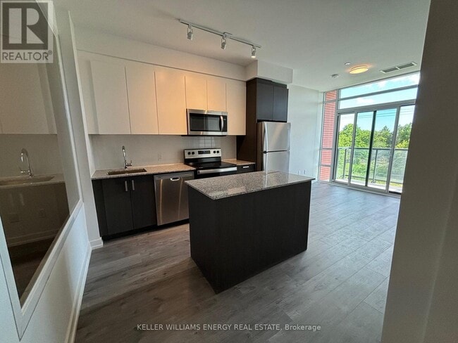 Photo du bâtiment - 1010 Dundas St E