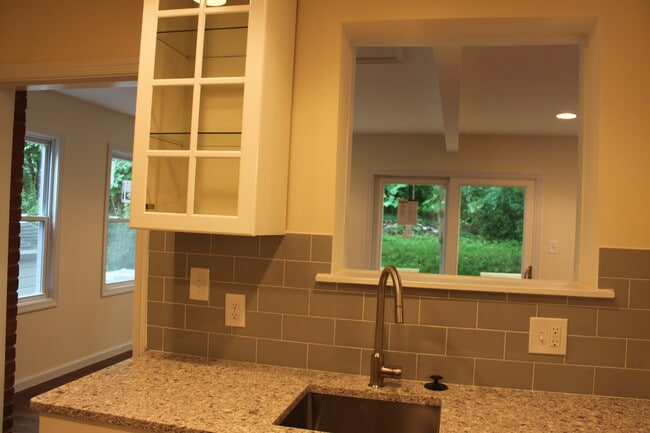 Building Photo - 7003 Murray Ct