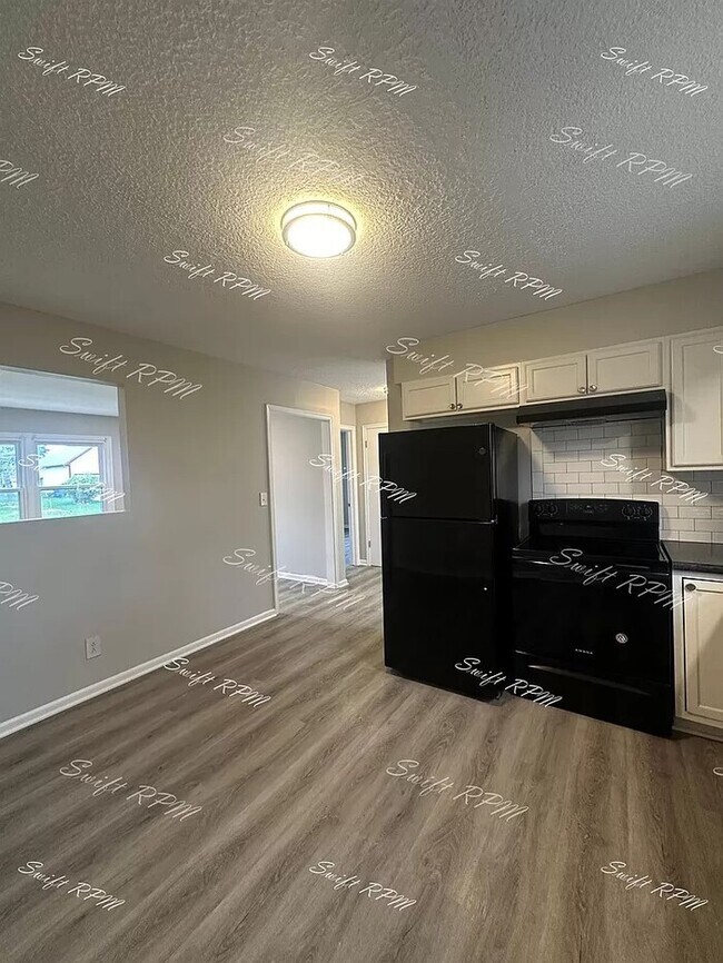 Building Photo - 1206 E Loula St
