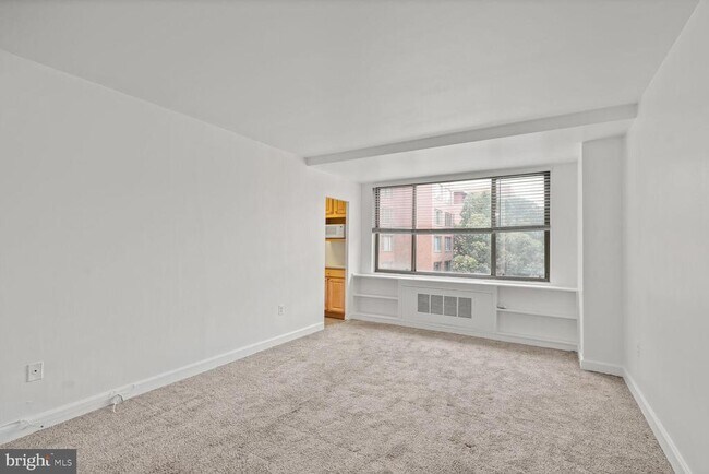 Foto del edificio - 1121 Arlington Blvd