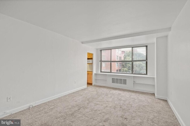 Building Photo - 1121 Arlington Blvd