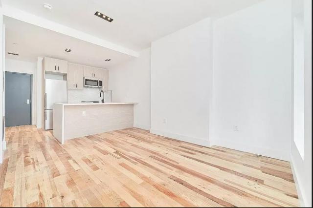 Foto del edificio - 1 bedroom in Brooklyn NY 11215