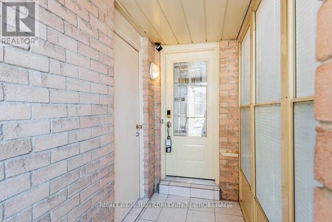 Building Photo - 49 Sorrell Crescent