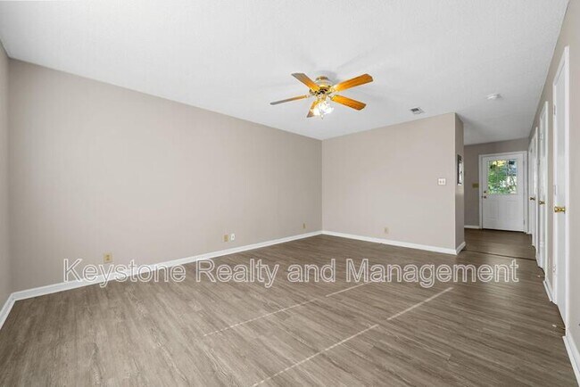 Foto del edificio - 3280 Tower Dr