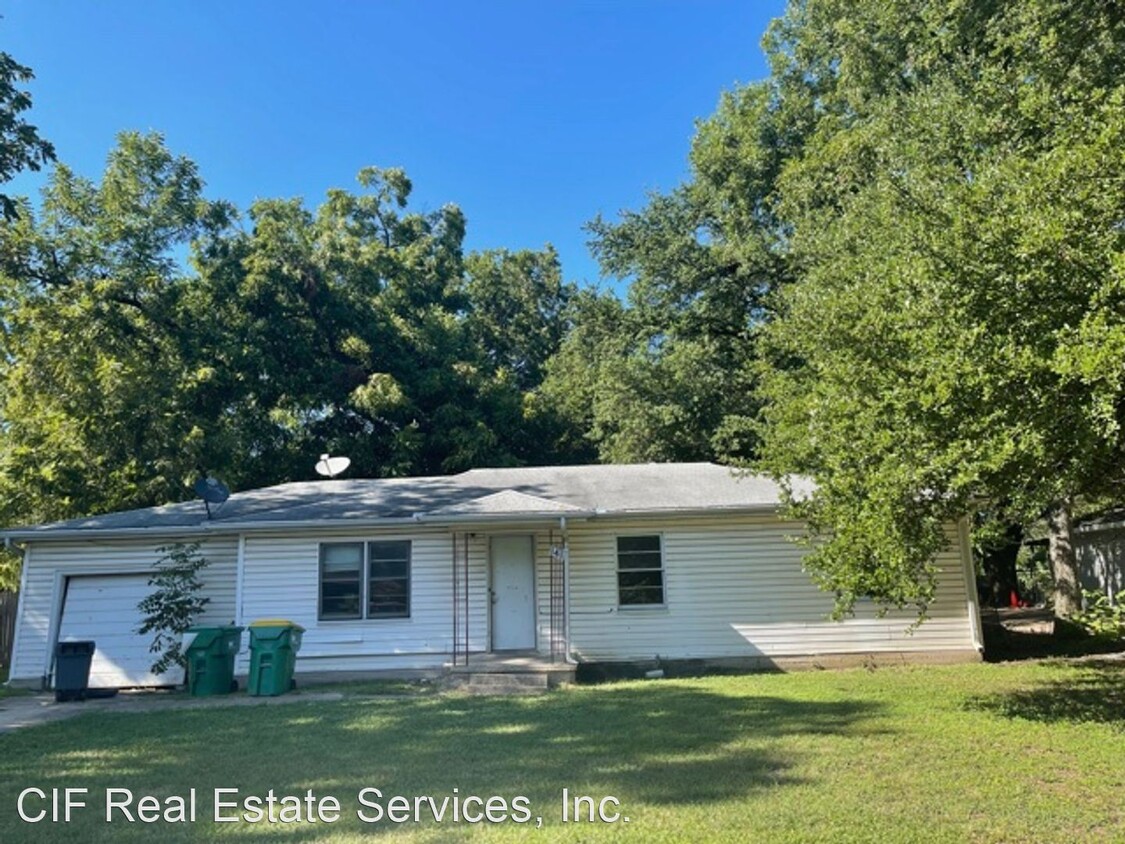 Primary Photo - 3 br, 1 bath House - 141 Brewster St