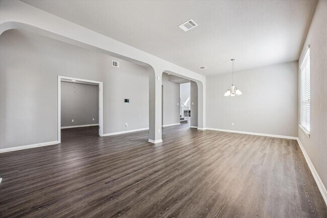 Foto del edificio - 701 Crestwood Ln