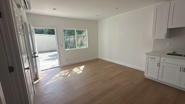 Foto del edificio - 11838 Magnolia Blvd