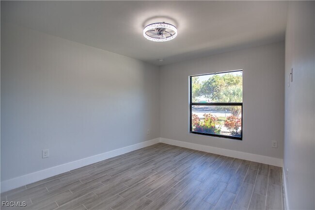 Foto del edificio - 3716 SW 16th Pl