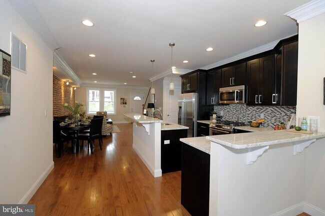 Foto del edificio - 3112 Sherman Ave NW
