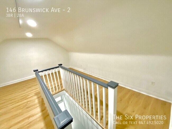Photo du bâtiment - Little Italy Three-Bedroom Apartment