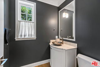 Foto del edificio - 1510 S Carmelina Ave