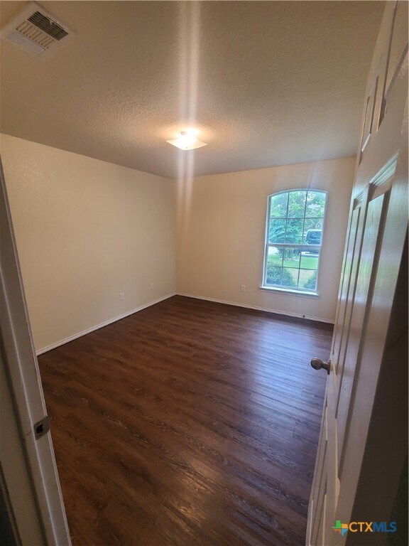 Building Photo - 100 Calcite Ln