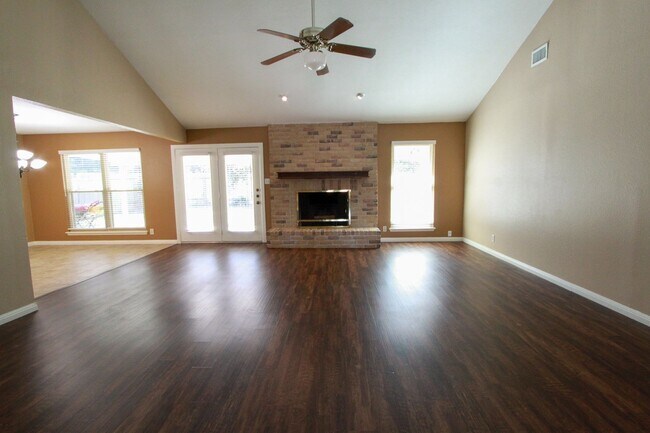Building Photo - Updated 4 Bedroom, 2 Bath Anderson Mill Ar...