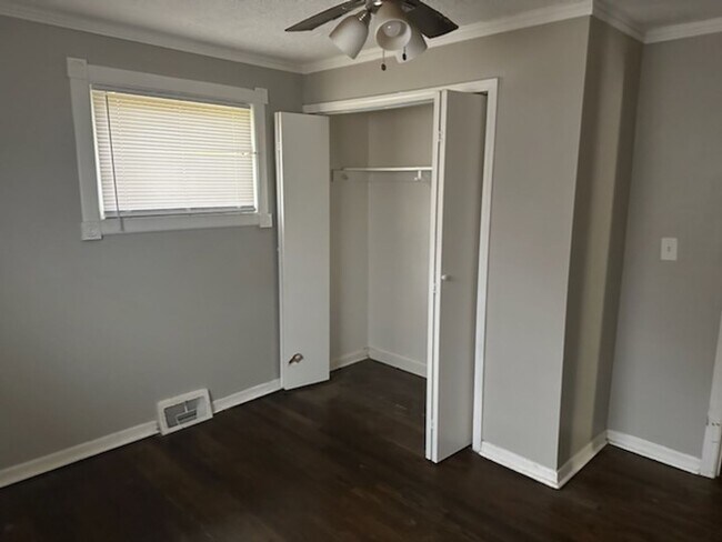 Foto del edificio - South KC 3 Bedroom Home! Come Make It Your...