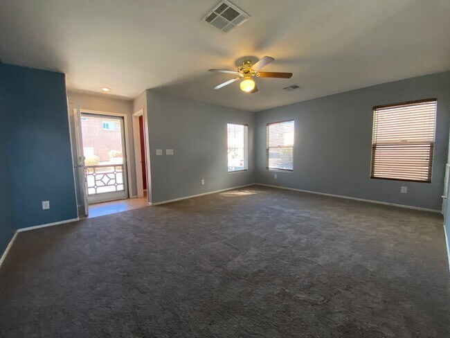 Foto del edificio - COZY 3 BEDROOM / 2.5 BATH HOME