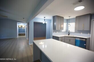 Building Photo - 3542 Sheldrake Dr