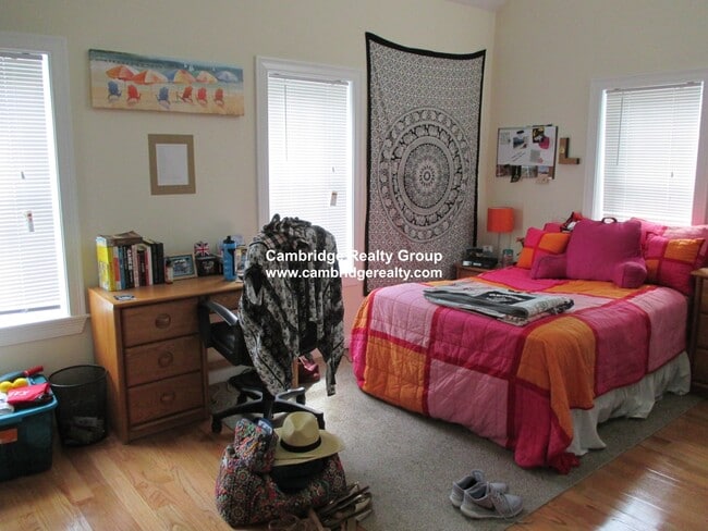 Building Photo - 21 Gilman St