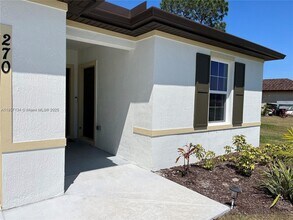 Building Photo - 270 SW Tulip Blvd