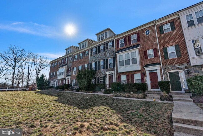 Building Photo - 14806 Hardcastle St