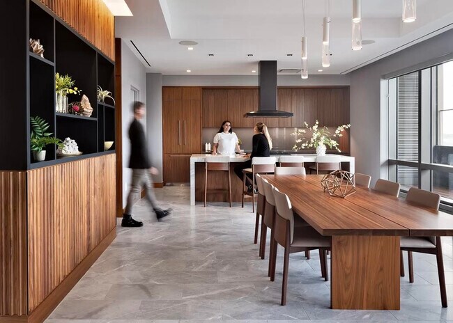 Foto del edificio - 75 Park Ln S