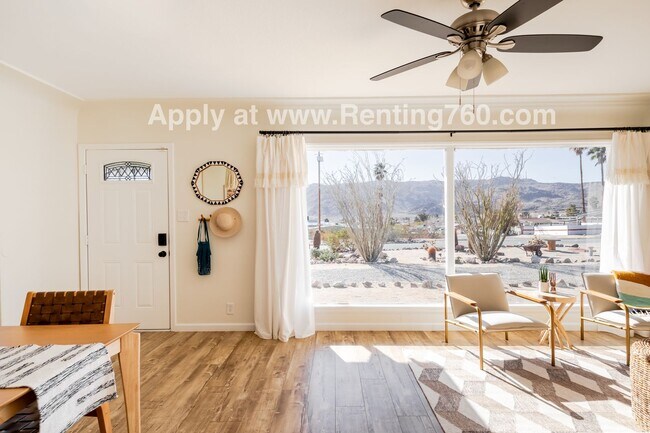 Foto del edificio - Lovely 3 Bed Home With Solar Panels!