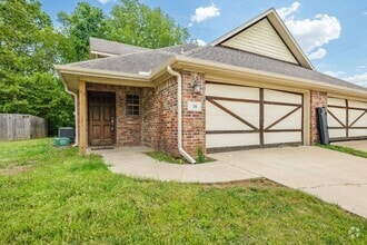 Building Photo - 56 S Woodsprings Dr