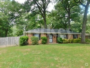 Building Photo - 1673 Colonial Rd