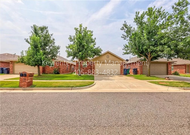 Building Photo - Gorgeous 3 bedroom 2 Bath and 2 Car Home in the Heart of Yukon