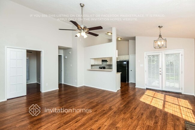 Building Photo - 4245 Periwinkle Dr