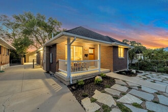 Building Photo - 2855 Fowler Ave