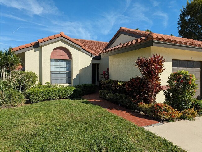 Foto del edificio - 5895 Autumn Lake Ln
