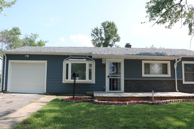 Foto del edificio - 22407 Strassburg Ave