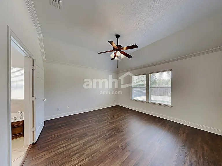 Foto principal - 337 Stanley Dr