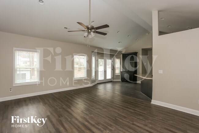 Foto del edificio - 105 Jefferson Dr