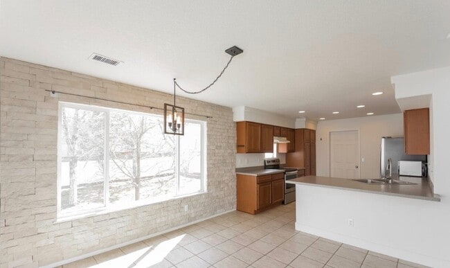 Building Photo - 4820 Flanders Way