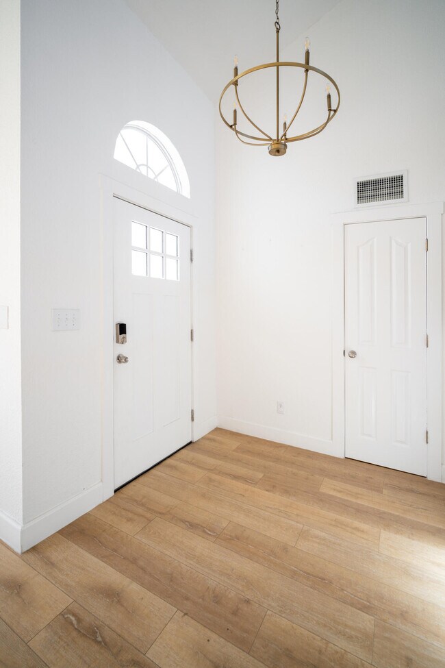 Building Photo - 6949 Black Ridge Dr