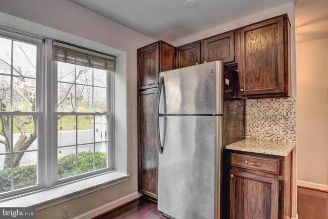 Building Photo - 7582 Blanford Ct