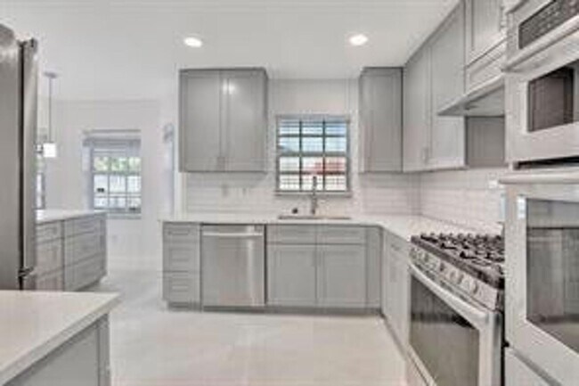 Building Photo - 2410 NW 137th Terrace