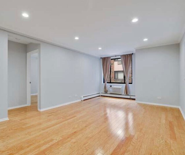 living room - 2336 N Commonwealth Ave