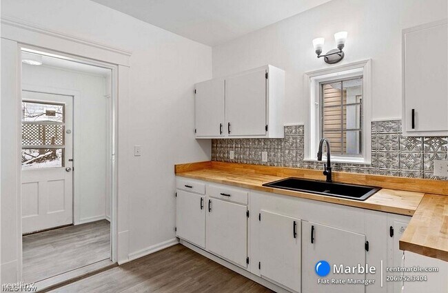 Foto del edificio - 4 br, 1 bath House - 133 Myers Ave