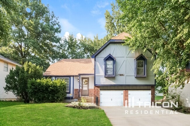 Building Photo - 817 E Layton Dr