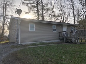 Building Photo - 900 Hartley Ave