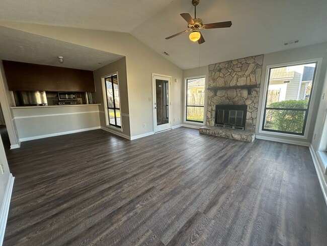 Building Photo - 6917 Timberwood Dr