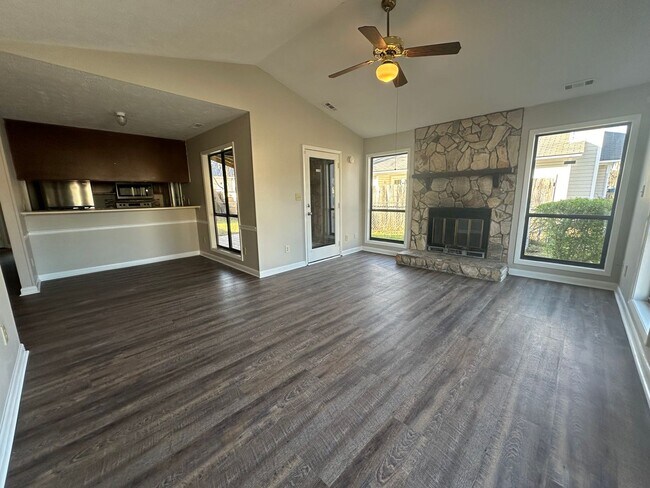 Foto del edificio - 6917 Timberwood Dr ~ Villas of Loch Lomand