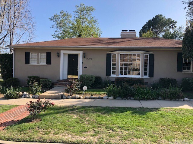 Foto principal - 2096 E Crary St