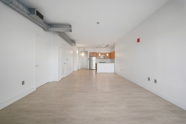 Building Photo - 9 Medford St