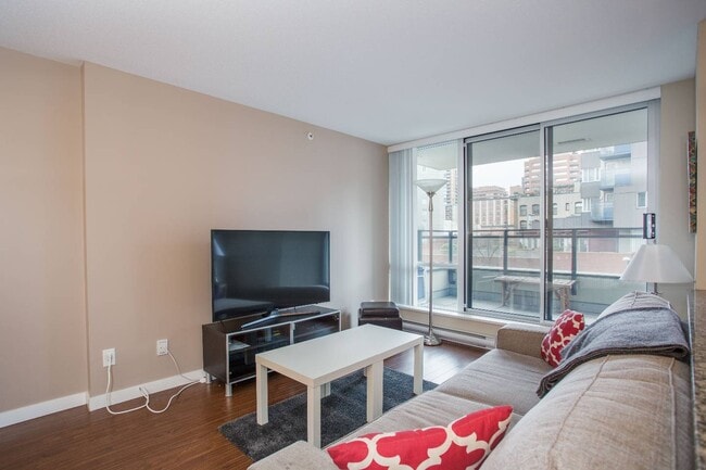 Building Photo - 502-1082 Seymour